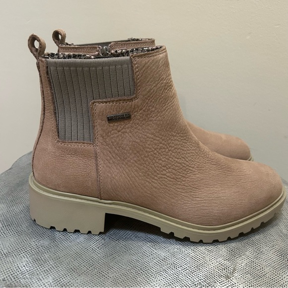 hydroshield rockport boots